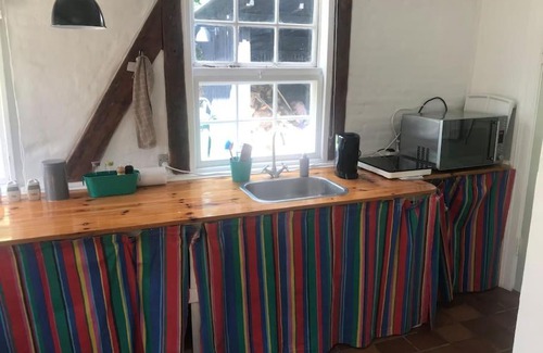 Troense Haus | Idyllisk baghus i det gamle Troense
