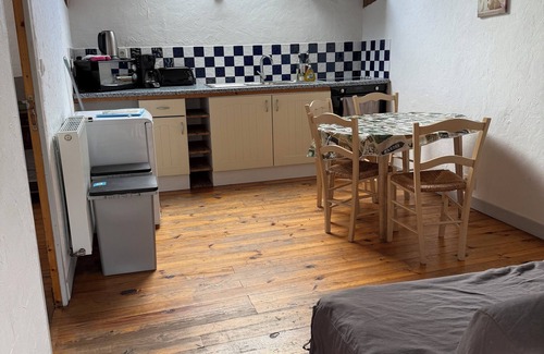 Ernes Wohnung | Ifs Appartment for persons with seasonal pool and jacuzzi