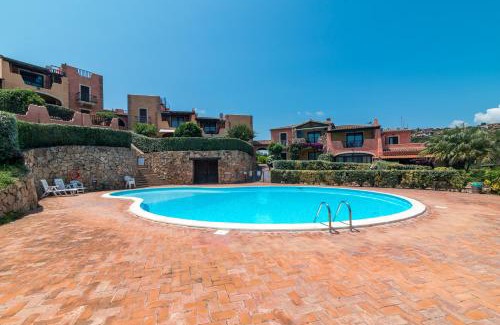 Porto San Paolo Wohnung | Il Poggio A3 With Shared Pool - Happy Rentals
