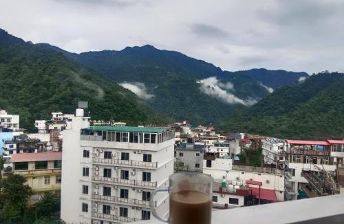 Tapovan Wohnung | Ima Ganga Hotel - Aesthetic, Quite Mountain View Rooms with netflix, free airport pickup for 7 or more nights booking