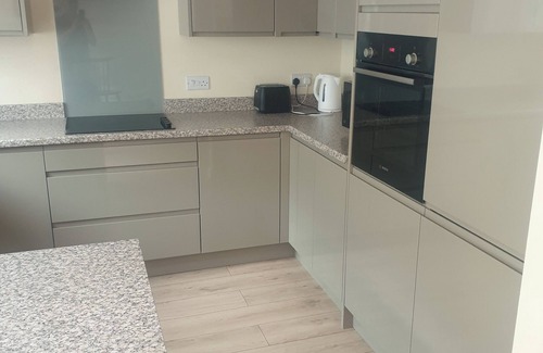 Severn Beach Haus | Immaculate 3-Bed House in Bristol with fast wifi