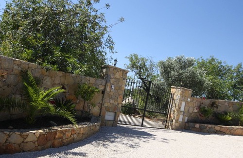 Olhao Villa | Makellose und luxuriöse moderne Villa mit großem Infinity-Pool und Spa (für 10 Personen)