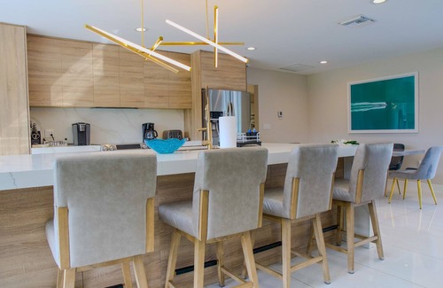 Dolphin Isles Haus | Immaculate Pool House - Only Two Blocks to the Beach!!!!