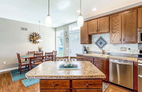 Moscow Haus | Immaculate Waterfront Cottage on Silver Lake in Irish Hills