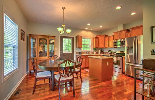 Bluff City Haus | Immerse yourself in the beautiful setting of the tranquil riverside by staying in our 3BR 2Bath home