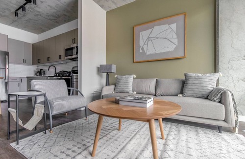 Killgubbin Wohnung | Impeccable River North 1BR w/ Yoga Studio, nr Riverwalk, by Blueground