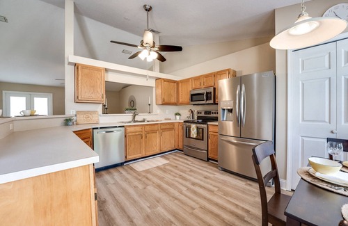 Green Cove Springs Haus | In Green Cove Springs, Fenced Bikes, Boat/RV Parking, Near Public Ramp, Seasonal Pool, Dogs Ok