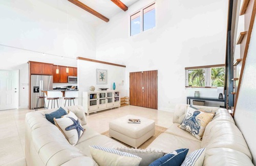 Bodden Town Haus | In Harmony: Beachfront Villa w/Private Pool, Outdoor Kitchen, & Free Kayak!