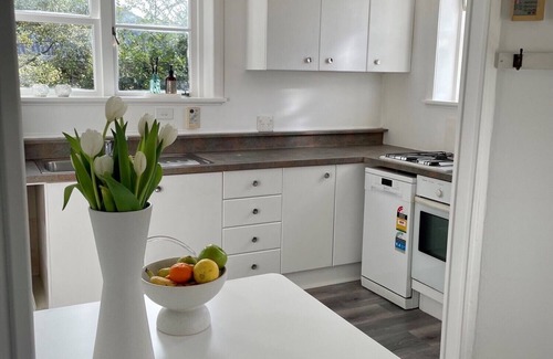 Mission Bay Kabine | In heart of mission Bay, Pet friendly, minutes walk to the beach