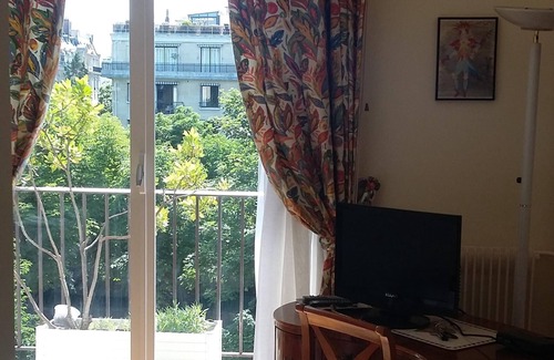 Neuilly-sur-Seine Hotel | In der Stadt, grün und ruhig für ein paar Tage ....