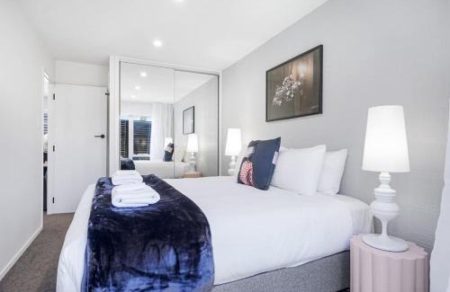 Hamilton Wohnung | In the Heart of Hamilton! Modern and Convenient #5 -By KOSH BNB