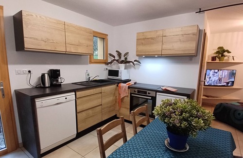 Fertans Wohnung | Im Weich Obstgarten von Doubs *****