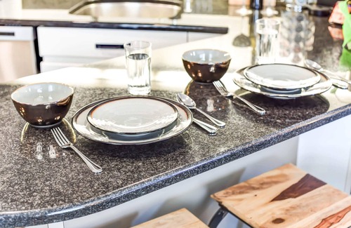 Old Town Alexandria Haus | INAUGURATION | TWO FREE Parking! Walk to Metro