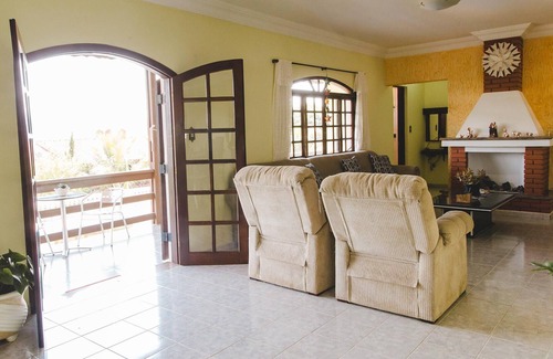 Chacaras Fernao Dias Haus | Incrível chácara com churrasq. em Atibaia/SP