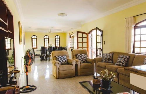 Chacaras Fernao Dias Haus | Incrível chácara com churrasq. em Atibaia/SP