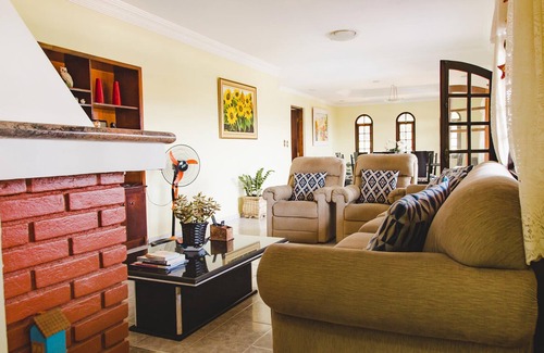 Chacaras Fernao Dias Haus | Incrível chácara com churrasq. em Atibaia/SP