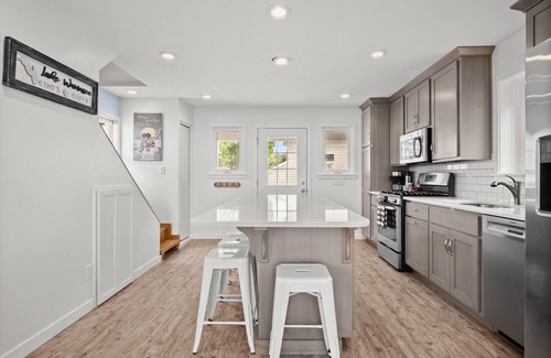 Syracuse Haus | Incredbile View of Lake Wawasee with sandy lake bottom