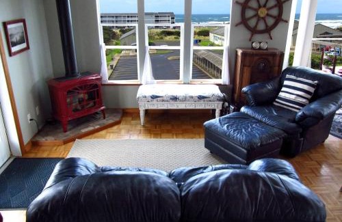 Newport Haus | Incredible Beach House with Stunning Views in Newport, Oregon