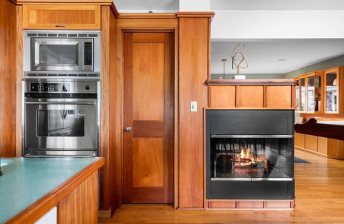 Suttons Bay Haus | Atemberaubendes Haus am Wasser an der West Bay - M22