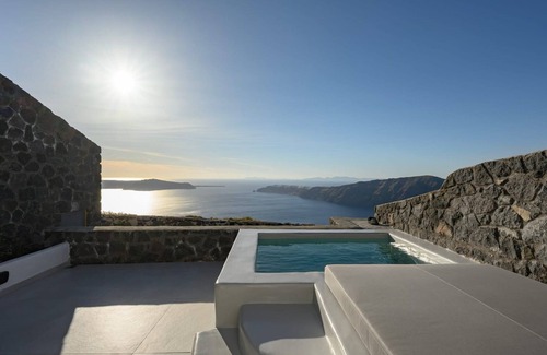 Imerovigli Villa | Incredible Santorini Suite | Elysia Suite | Breathtaking Sea Views | Private Furnished Terrace with Heated Plunge Pool | Adults Only | Imerovigli