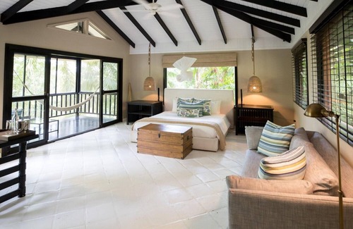Punta Gorda Resort | Incredible Suite w/ Jungle Views, Walk-In Shower, Screened Balcony, & WiFi