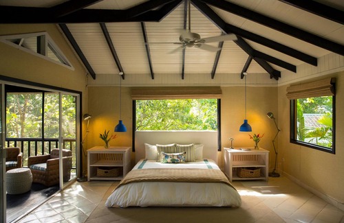 Punta Gorda Resort | Incredible Suite w/ Jungle Views, Walk-In Shower, Screened Balcony, & WiFi