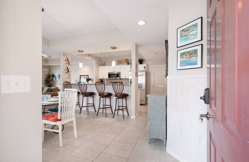 Lake Ozark Eigentumswohnung | Incredible View from this 3-Suite Palisades Lux Condo Screened-Deck, Next2 Pool!