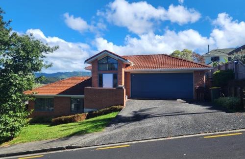 Henderson Haus | Incredible Waitakere View