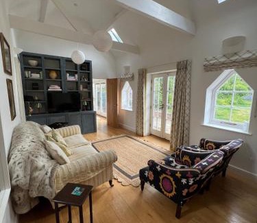 Heytesbury Wohnung | Independent Space in Heytesbury 2 bedrooms