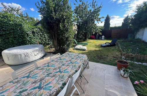 Aulnay-sous-Bois Eigentumswohnung | Independent studio with garden and jacuzzi