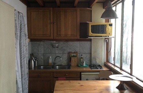 Quartier de la Goutte-d'Or Haus | Independent triplex chalet on interior courtyard with bamboo