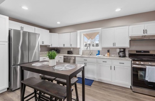 Portage Haus | Indiana Dunes Portage Duplex with view of the water