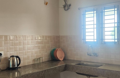 Kodaikanal Hütte | Indipendent villa with a beautiful view of the city and the forest.