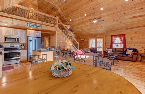 Eagle Mountain Kabine | Heated Indoor Pool - Hot Tub 6 Seater - Fire Pit - Wineries - Pickleball - Gym