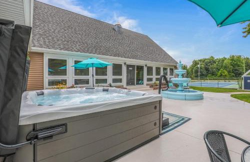 Muskegon Haus | Indoor Pool Near Grand Haven & Lake Michigan Beach
