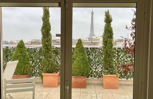 Porte-Dauphine Wohnung | Indulgence, is a Splendid Paris Penthouse apartment with Divine Terrace.