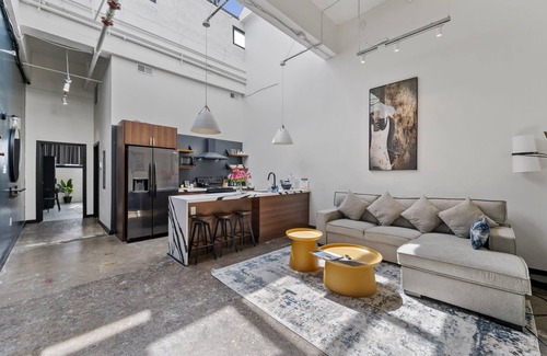 North Oakland Wohnung | Industrial Loft 5 min to Children’s Hospital, slps 4
