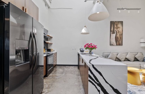 North Oakland Wohnung | Industrial Loft 5 min to Children’s Hospital, slps 4