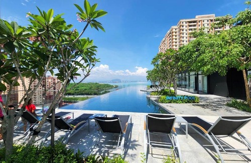 George Town Wohnung | Infinity Pool, Georgetown, Up to 11 Pax, 2 Bedrooms, 2 Bathrooms, 2 Car Parks by Star Home