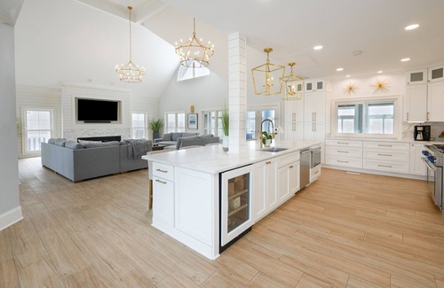 Inlet Harbour Haus | Inlet Front 5 BR Pet Friendly Beach House with Private Pool and Hot Tub! Lunasea