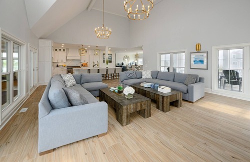 Inlet Harbour Haus | Inlet Front 5 BR Pet Friendly Beach House with Private Pool and Hot Tub! Lunasea