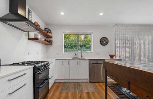 Springfield Haus | Inn McDowell - Modern 3 Bedroom in Springfield
