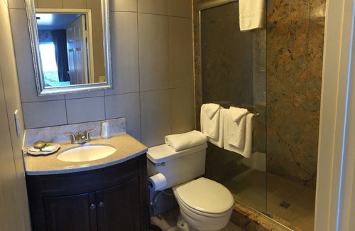 Pierpont Bay Hotel | Inn On The Beach