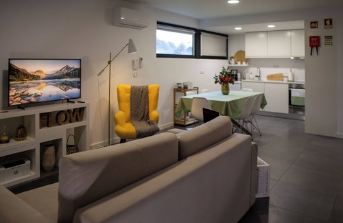 Furnas Haus | InSide Furnas ist ein brandneues Haus aus dem Jahr 2019