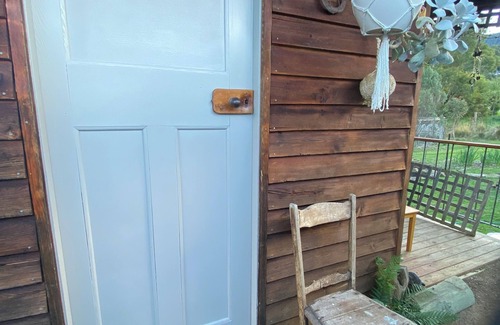 Woodbridge Hütte | Intimate, earthy cottage in Tranquil Setting