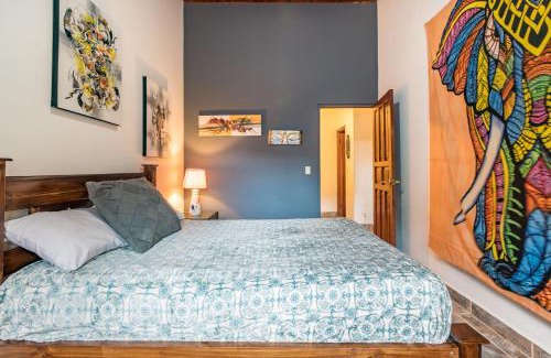 Barrio Las Parcelas Haus | Intimate Earthy Vibe - Bedroom in a Tropical Paradise