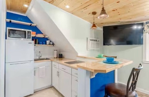 Palm City Wohnung | Introducing our new Waterfront Hideaway Studio