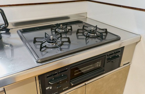 Inuyama Haus | Inuyama Castle within 10 minutes/80-inch movie theater/free parking/6 beds + 1 sofa bed/83 sq.m./Up to 10 guests/mono rental/coffee maker available