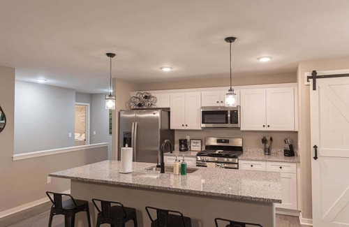 Loves Park Haus | Inviting 2 Bedroom condowith Office and King Master Suite in Loves Park!