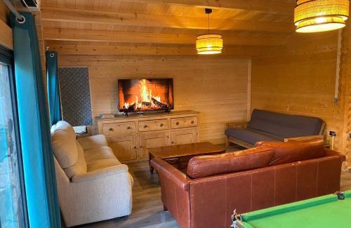 Ashton Under Hill Haus | Inviting 2-Bedroom Cabin in Ashton Under Hill